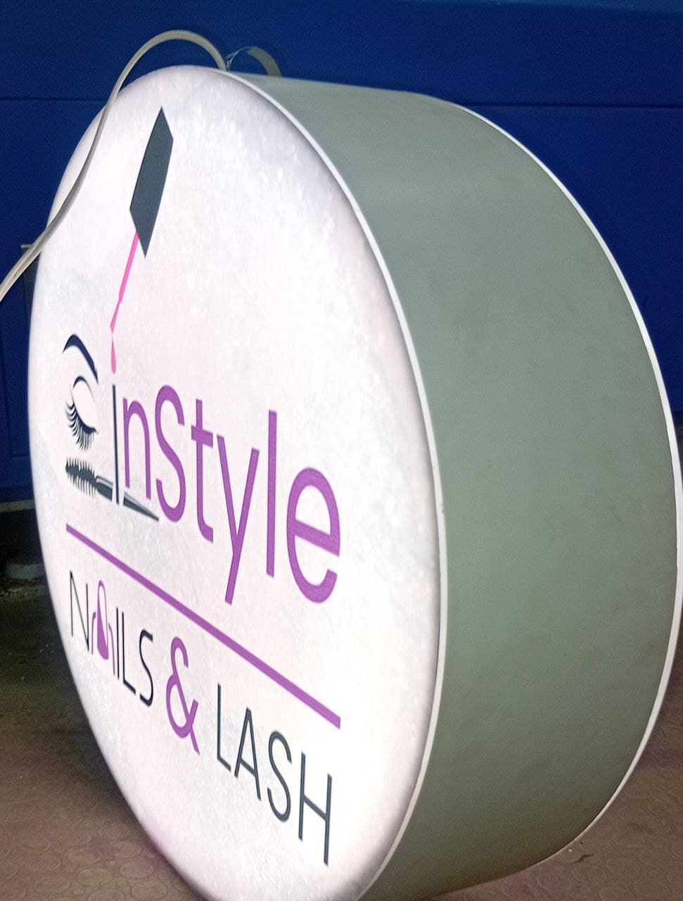 InStyle Nails & Lash — round lightbox sign